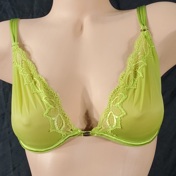 Victoria's Secret - Very Sexy Bra - Picture 2 of 6